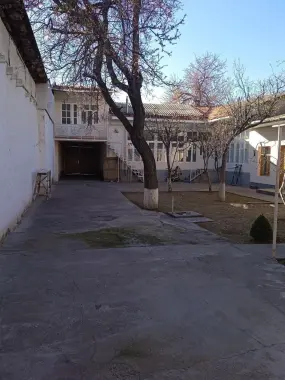 General Uzoqov kochasida uchastka sotiladi