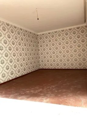 UY, hovli sotiladi