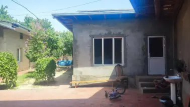 Xovli sotiladi komolon masjididan 500 metr 6.23 sotix