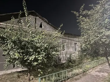 Продается дом, рядом_базар, _корзинка_автомойка_школа_детский, _садики