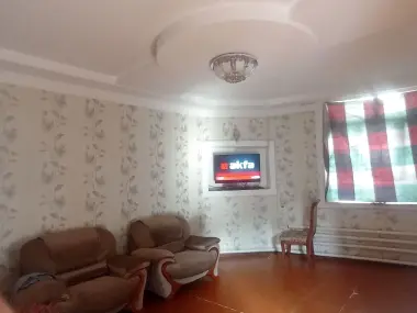 Duboviyda xonadon sotiladi 5.8 sotix Do'stlik metroda