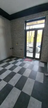Новза метрога якин е кварталда жойлашган нотурар офисга мулжалланган