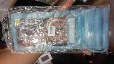 Suv oʻtkazmaydigan telefon chixoli