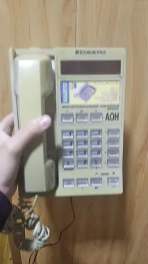Продаю домашний телефон