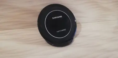 Продаётся сетовая зарядка Samsung