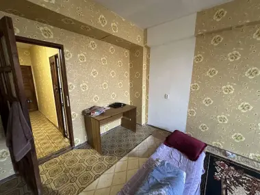 Kvartita farxod bozori oldida 2 xonalik
