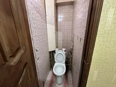 Kvartita farxod bozori oldida 2 xonalik
