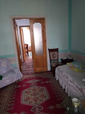 В центре, своя без маклера