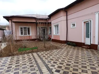 Продается участок на Юнусабаде