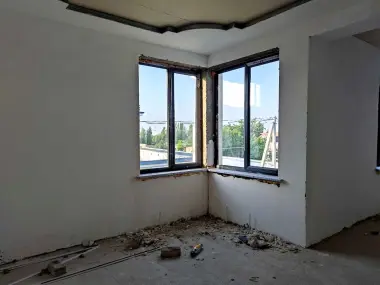 Коттедж в современном городке (4 соток). Работы идут