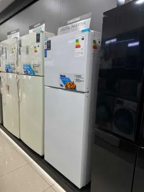 Холодильник Samsung 391 л RT38CG6000WWWT
