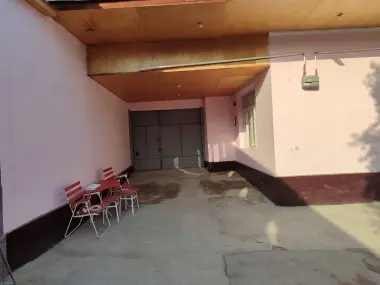 Nurafshon ko'chasida 4,5 sotix hovli sotiladi
