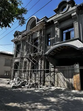 Дом от поста уч Кахрамон 5 км. Поворот Маданият