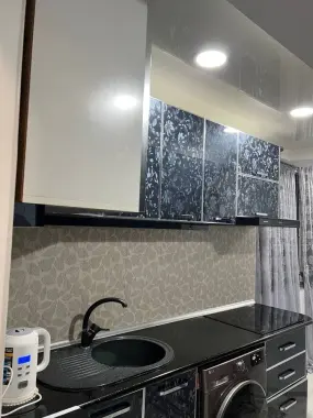 Xazaykali uy bollar yo qizlaga) novza metro oldida