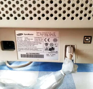 Монитор SAMSUNG SyncMaster 757NF