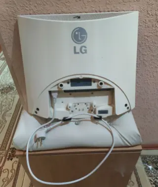 Срочно продаю телевизор LG