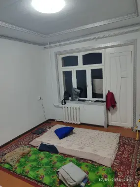 Sergeli Yarmarka ga yaqin joyda 2 kishiga kv bor