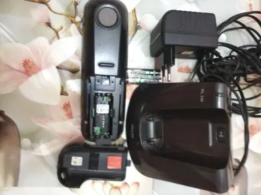 Продам радиотелефон philips XL 340 работает от батареек. Всё работает