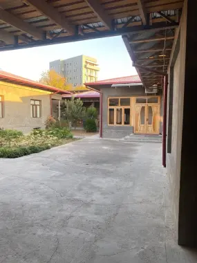 Uchastka sotiladi