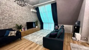 Nukusskaya , Yakkasaray . 4 xonali 155m2 kvartira sotiladi
