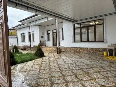 Uch qahramon po'stidan ikki yarim km kirganda uchaska
