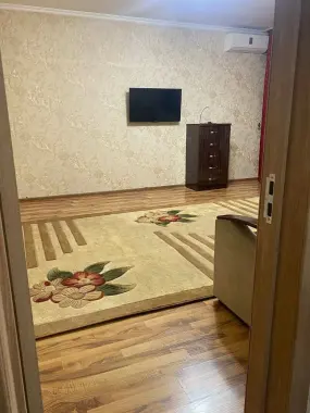 Qizlarga kvartira srochno