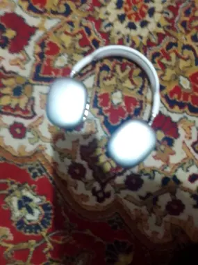 Airpods Max. Ishlidi faqat singan