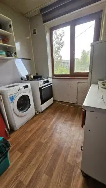 Qizla kerak 2 ta odobli óqidigon, Manzil vatan tóyxoxani orqasi