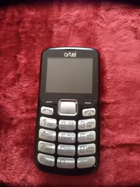 Продаю телефон artel