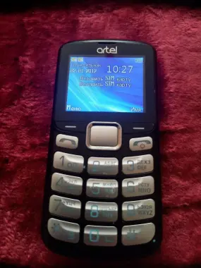 Продаю телефон artel