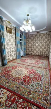 Квадрати 366$ Учаска сотилади 6 сотих 6 хона