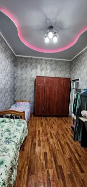 Квадрати 366$ Учаска сотилади 6 сотих 6 хона