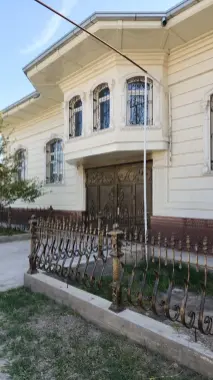 Квадрати 366$ Учаска сотилади 6 сотих 6 хона