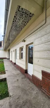 Квадрати 366$ Учаска сотилади 6 сотих 6 хона