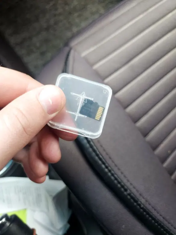 Fleshka 64 GB yengi
