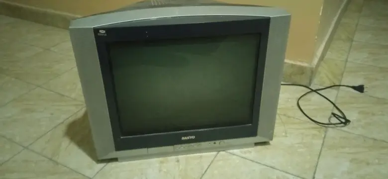 Sanyo" телевизор цветного изображения