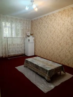 4 ta aqlli va ozoda qizga kvartira bor. Faqat talabalarga