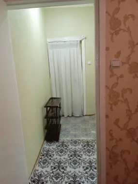 4 ta aqlli va ozoda qizga kvartira bor. Faqat talabalarga