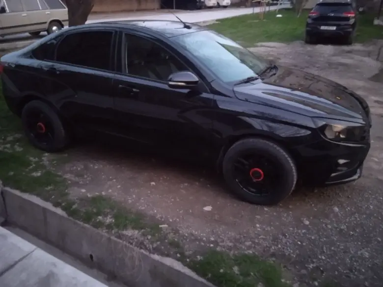 Продаю автомобиль Лада Веста