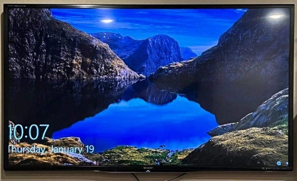 Телевизор Sharp 80' 3D