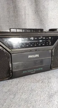 Магнитофон Philips радиоприемник