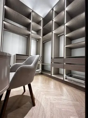 Парисен, Golden House, Центр 3/5/8 92 М² с обстановкой!