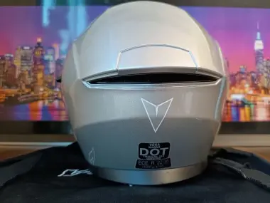 Мото шлем от бренда VEGA
