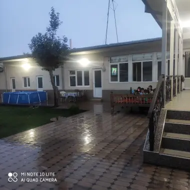 Qum Ariq maxallada xovli sotiladi