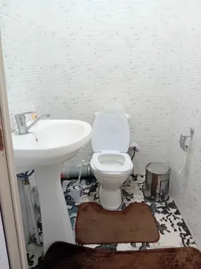 Sheriklikka qizlarga kvartira bor. Bezxazayka bezmakler