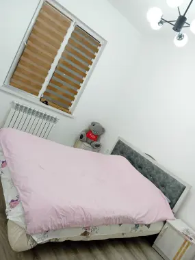 Sheriklikka qizlarga kvartira bor. Bezxazayka bezmakler
