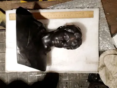 Бюст Есенин